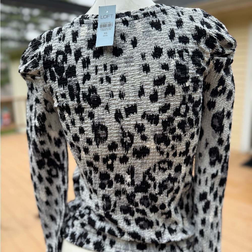 Loft Black and White Leopard Print Women's Long sleeve Top size XSP NWTS - Picture 5 of 6